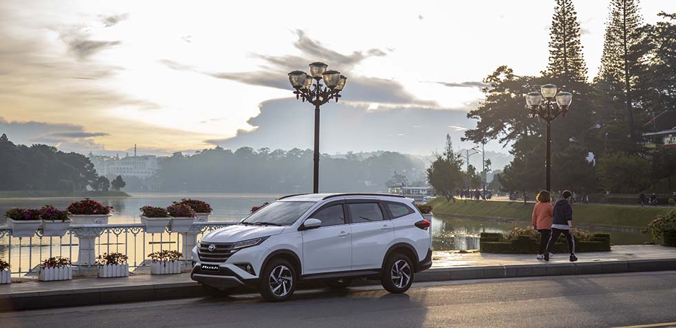 toyotaquangtri.com